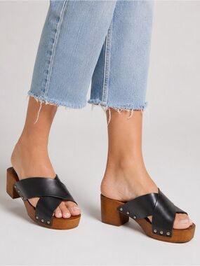 Seychelles Black Leather Platform Sandals Size 8  Wooden Heel Clogs-Brand New